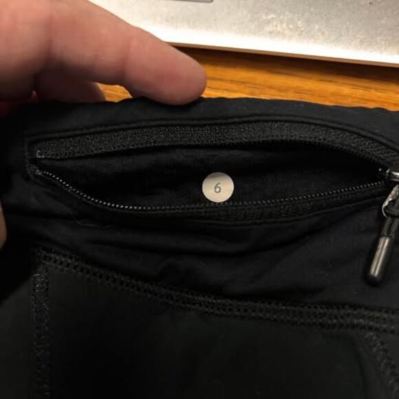 Lululemon Black skort- size 6 - Picture 2 of 3